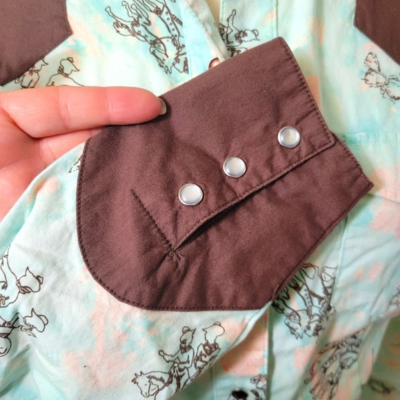 Shyanne Women's Western Snap Button Down Shirt size Small - Picture 8 of 10